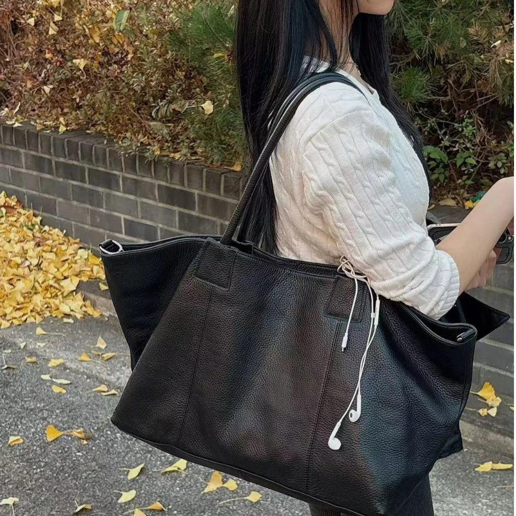 OEM Women's Genuine Leather Casual Tote Famous Brands Luxury Handbags Waterproof Zipper Closure up 1L Capacity Wholesale Design