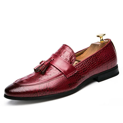 New Pointed-toe Crocodile-patterned Men's Leather Shoes Available for Drop Shipping.