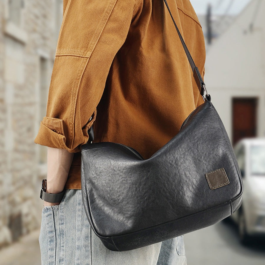 First-Layer Cowhide Men's Crossbody Bag, High-End Genuine Leather Men's Bag, Large-Capacity Commuter Motorcycle Bag, Exclusively for Cross-Border Sales